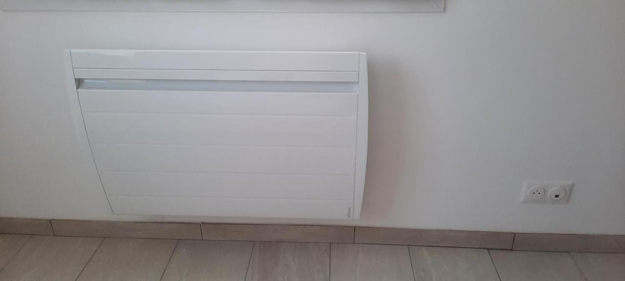 Studio Parking Gratuit Sur Place Claye Souilly المظهر الخارجي الصورة